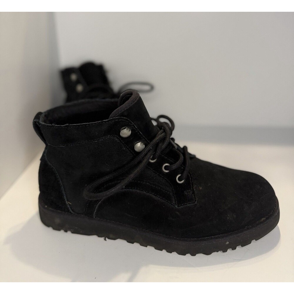 UGG Bethany Boots Black Suede Wool Sheepskin Lining Women’s Size 8